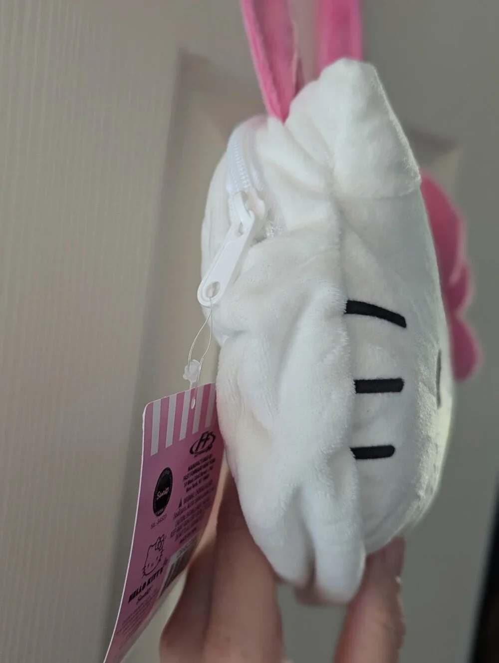 Hello Kitty White Plush Shoulder Bag with Pink Bow